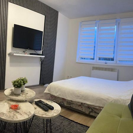 Lovely Apartment In Old Town 400M From City Center Sebilj SJJ Exteriér fotografie