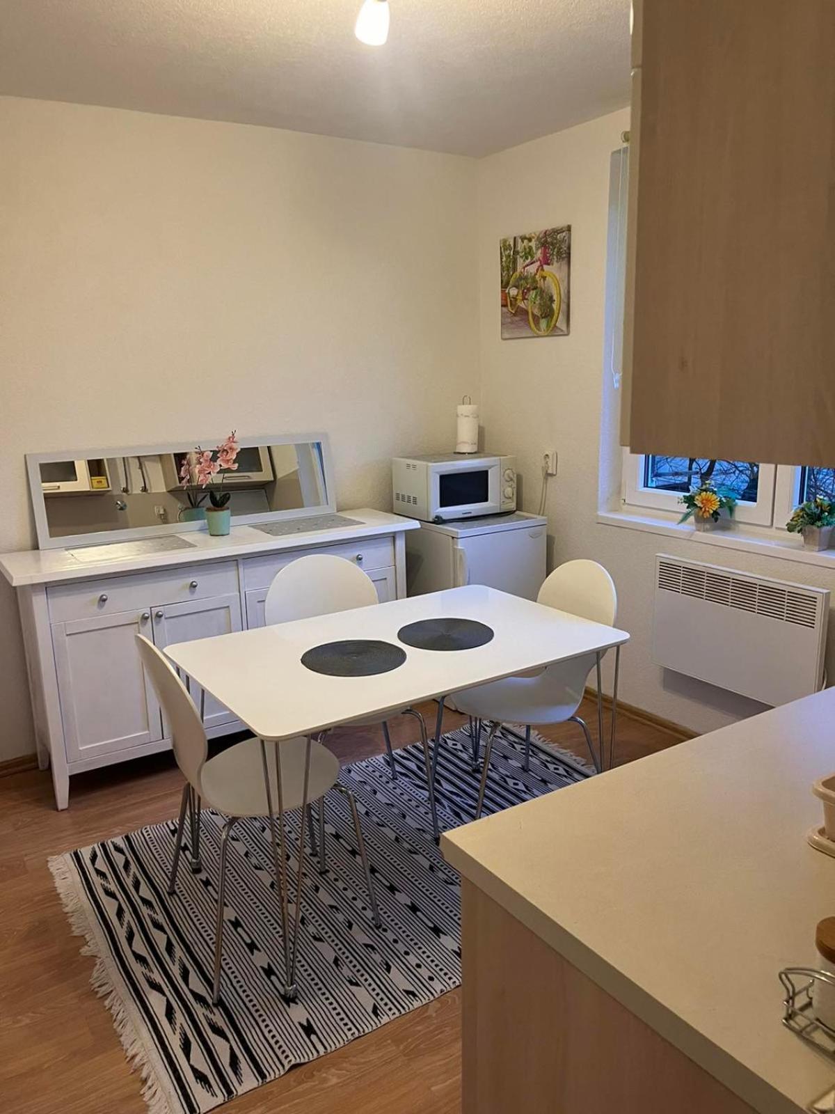 Lovely Apartment In Old Town 400M From City Center Sebilj SJJ Exteriér fotografie